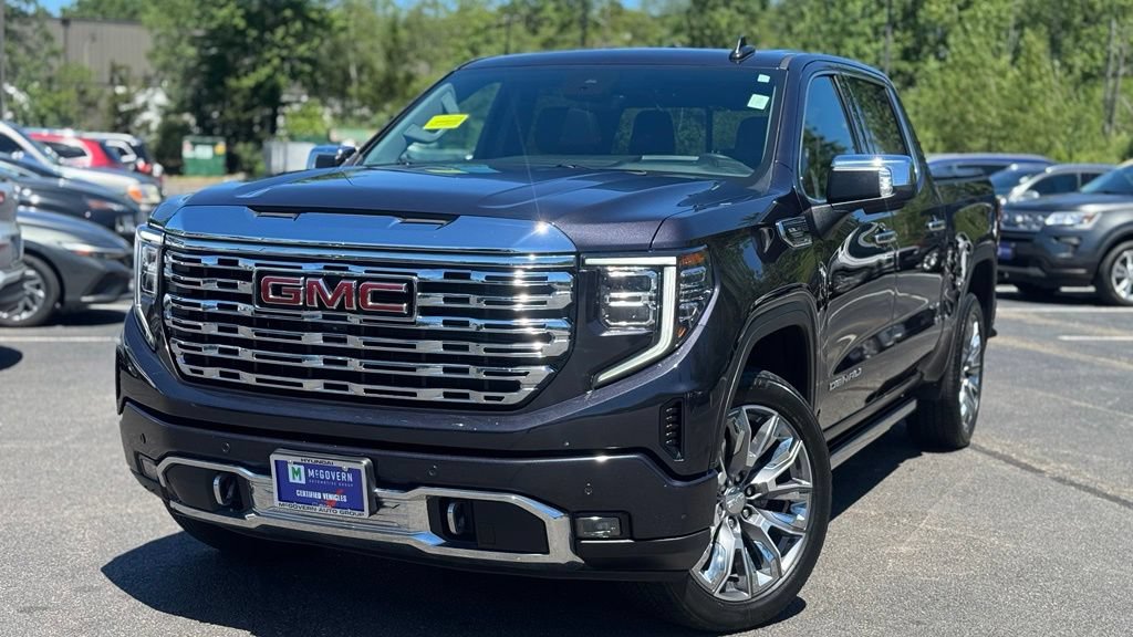 Used 2023 GMC Sierra 1500 Denali w/ Denali Reserve Package AWD/4WD image 1