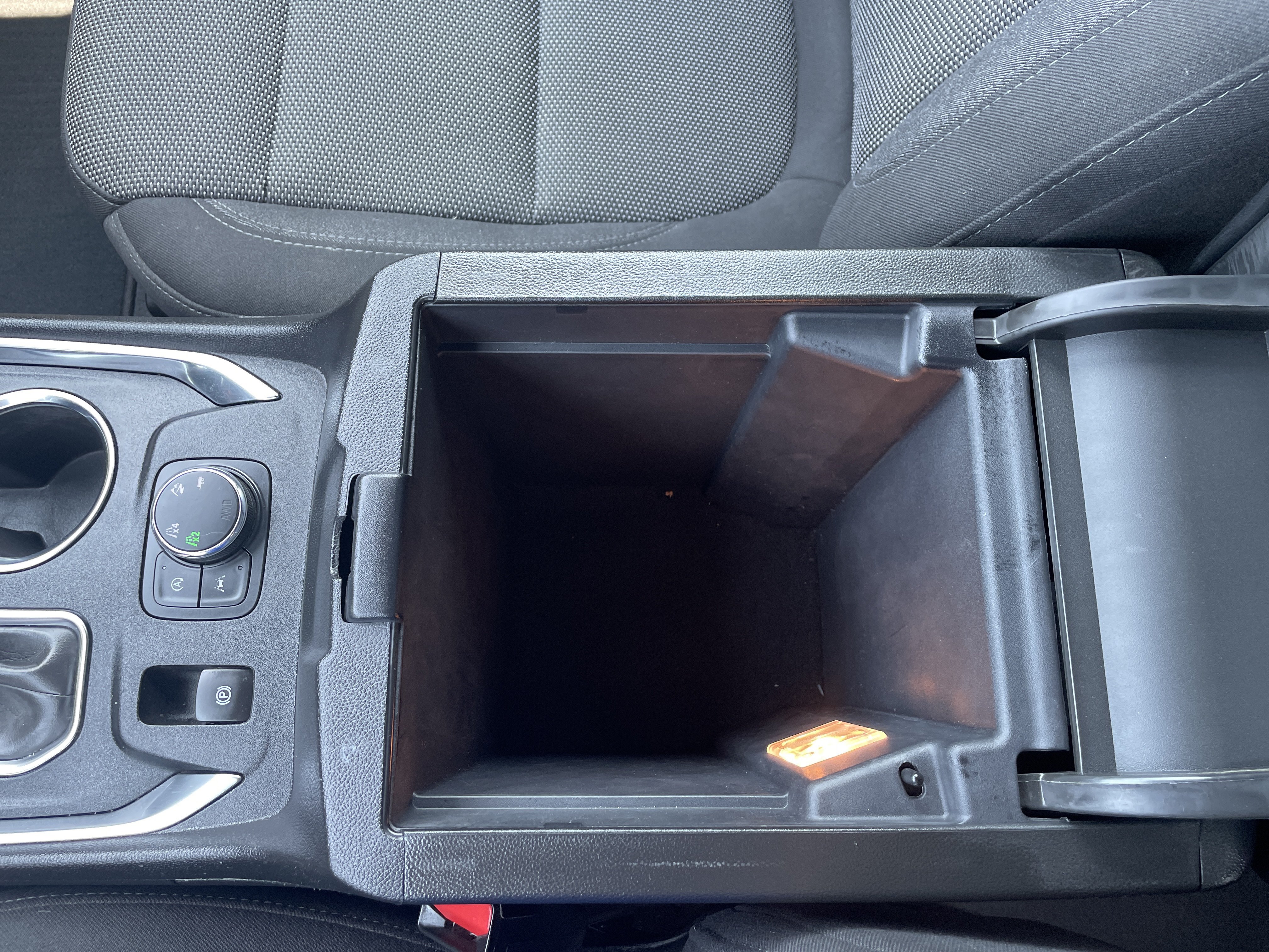 Used 2023 Chevrolet Traverse LT w/ Rear Camera Mirror Package AWD/4WD image 44