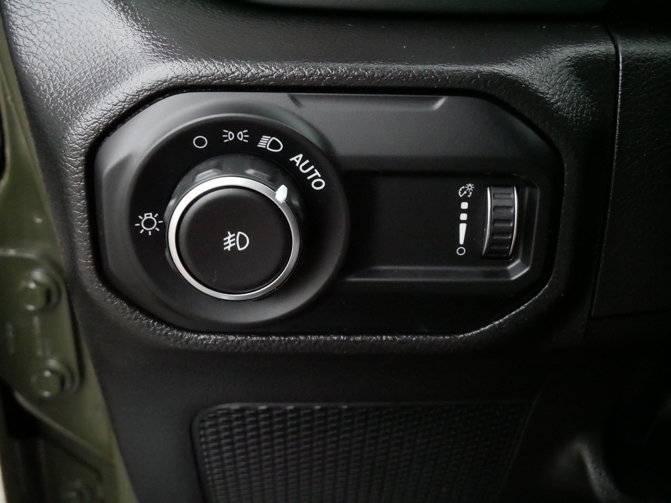 Used 2023 Jeep Wrangler Unlimited Sport AWD/4WD image 27