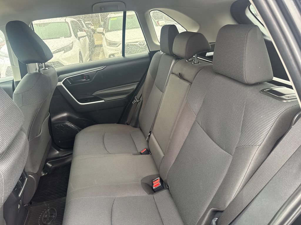 Used 2024 Toyota RAV4 LE image 33