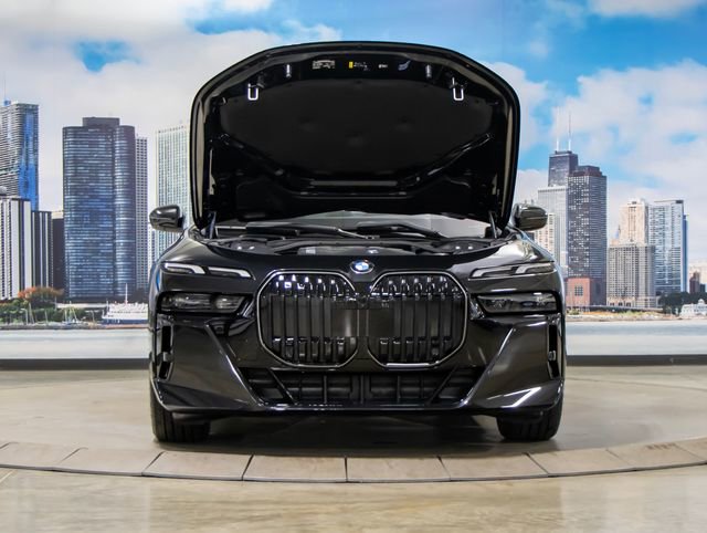 Used 2026 BMW 740i xDrive image 4