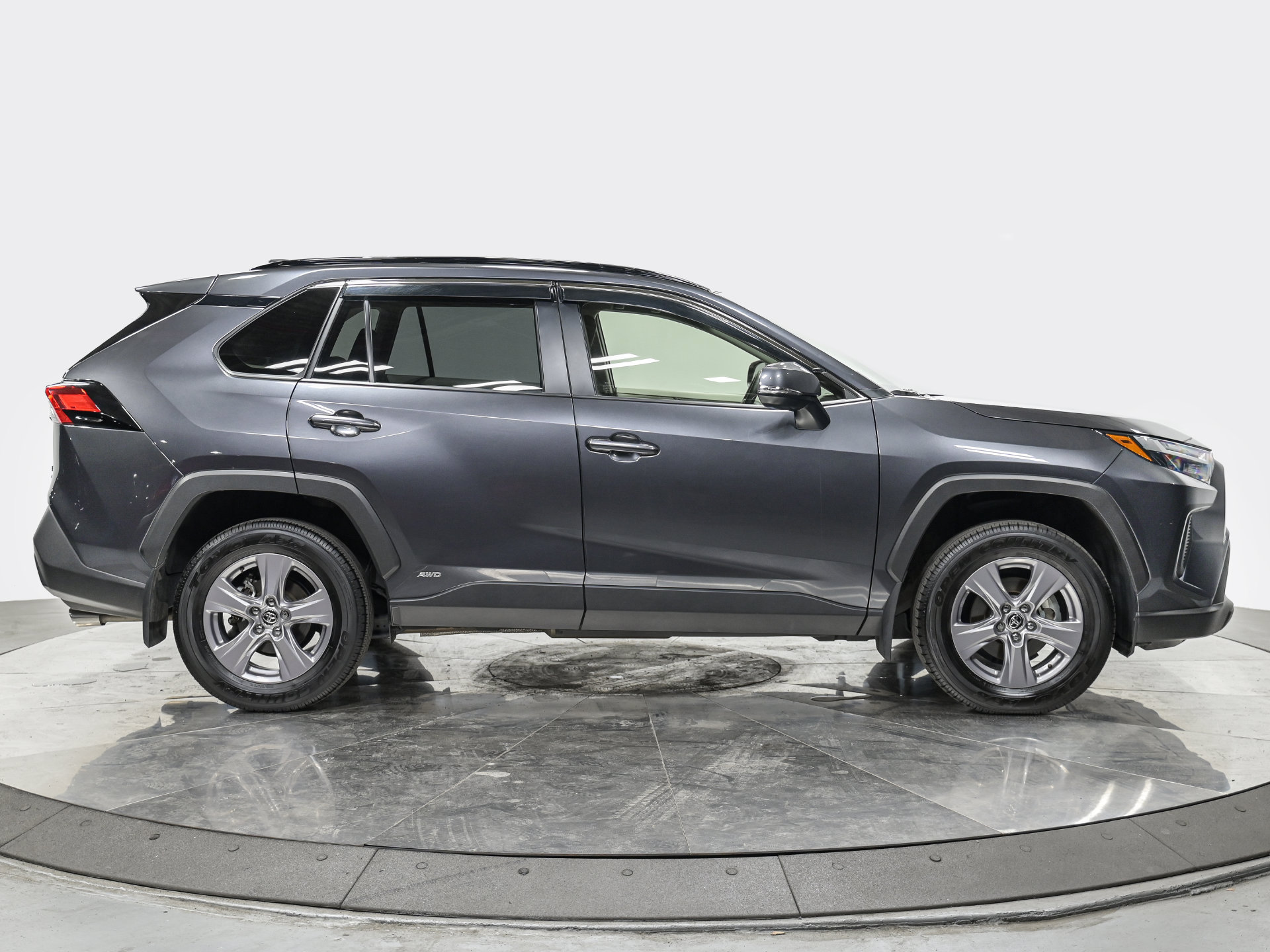 Used 2025 Toyota RAV4 XLE w/ Weather Package AWD/4WD image 8