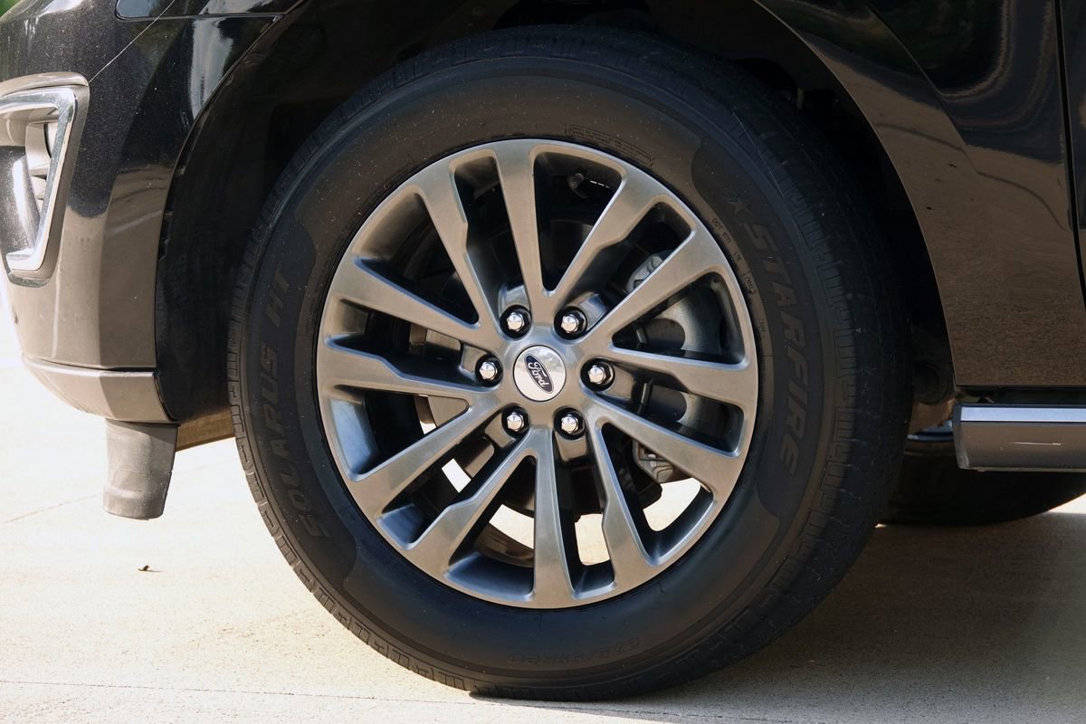 Used 2020 Ford Expedition Limited image 25