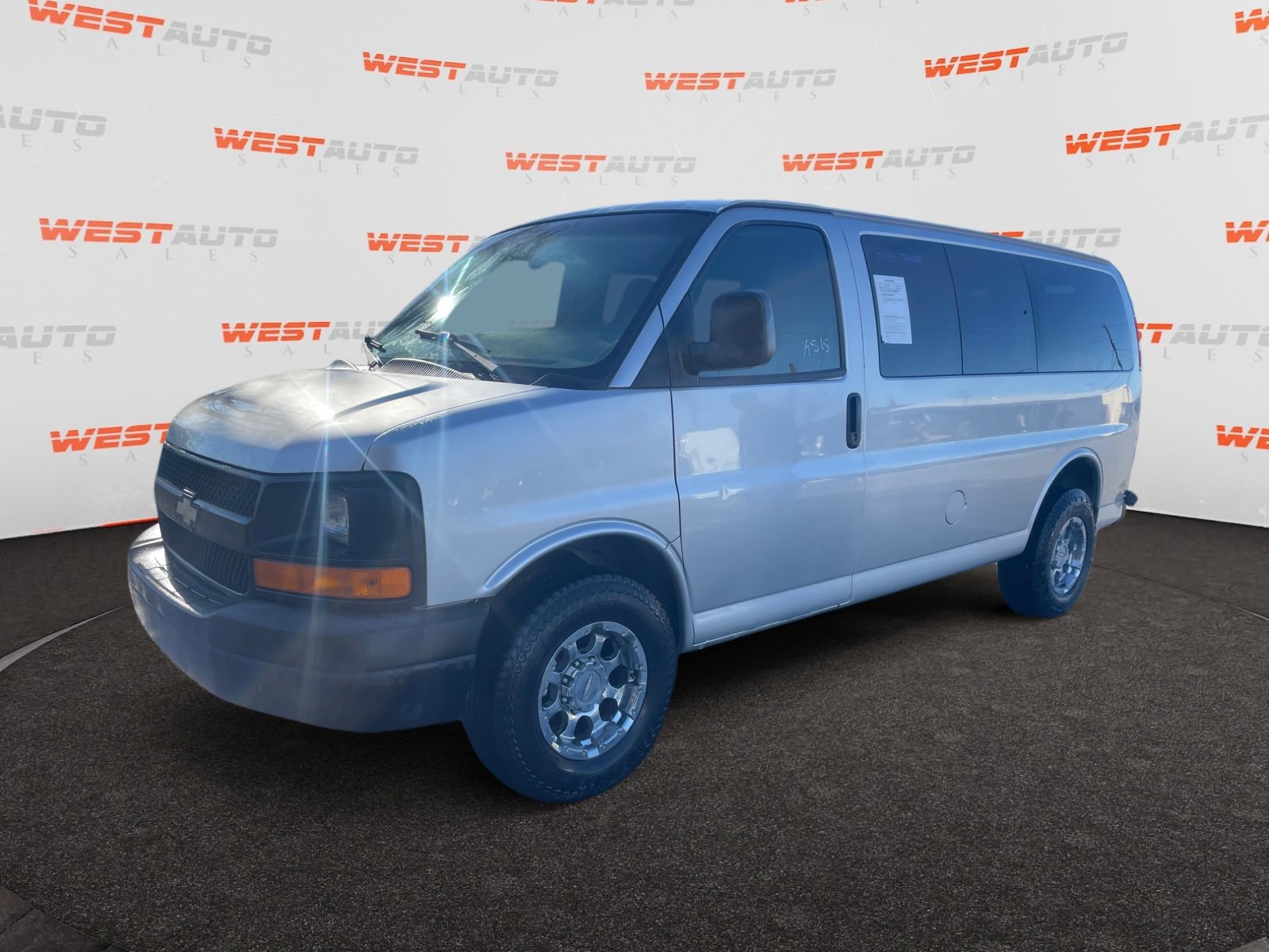 Used 2011 Chevrolet Express 2500 LS image 1
