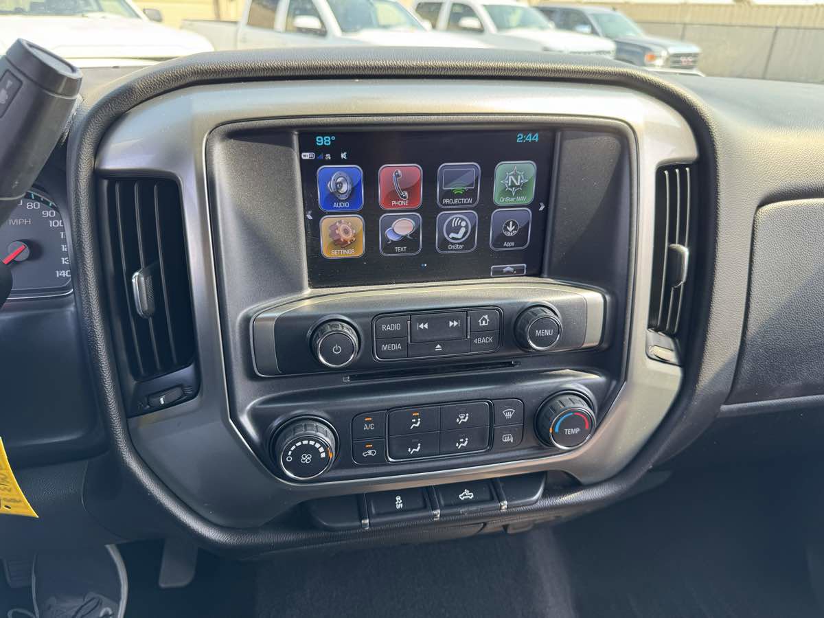 Used 2018 Chevrolet Silverado 1500 LT w/ Trailering Package AWD/4WD image 30