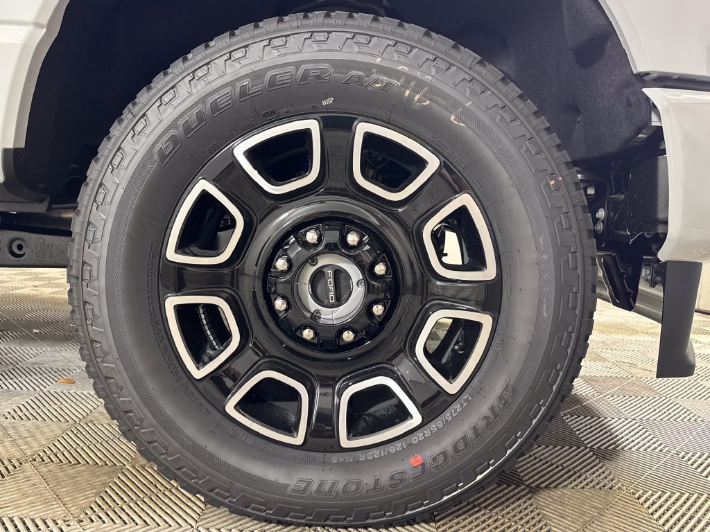 New 2026 Ford F250 Platinum AWD/4WD image 16