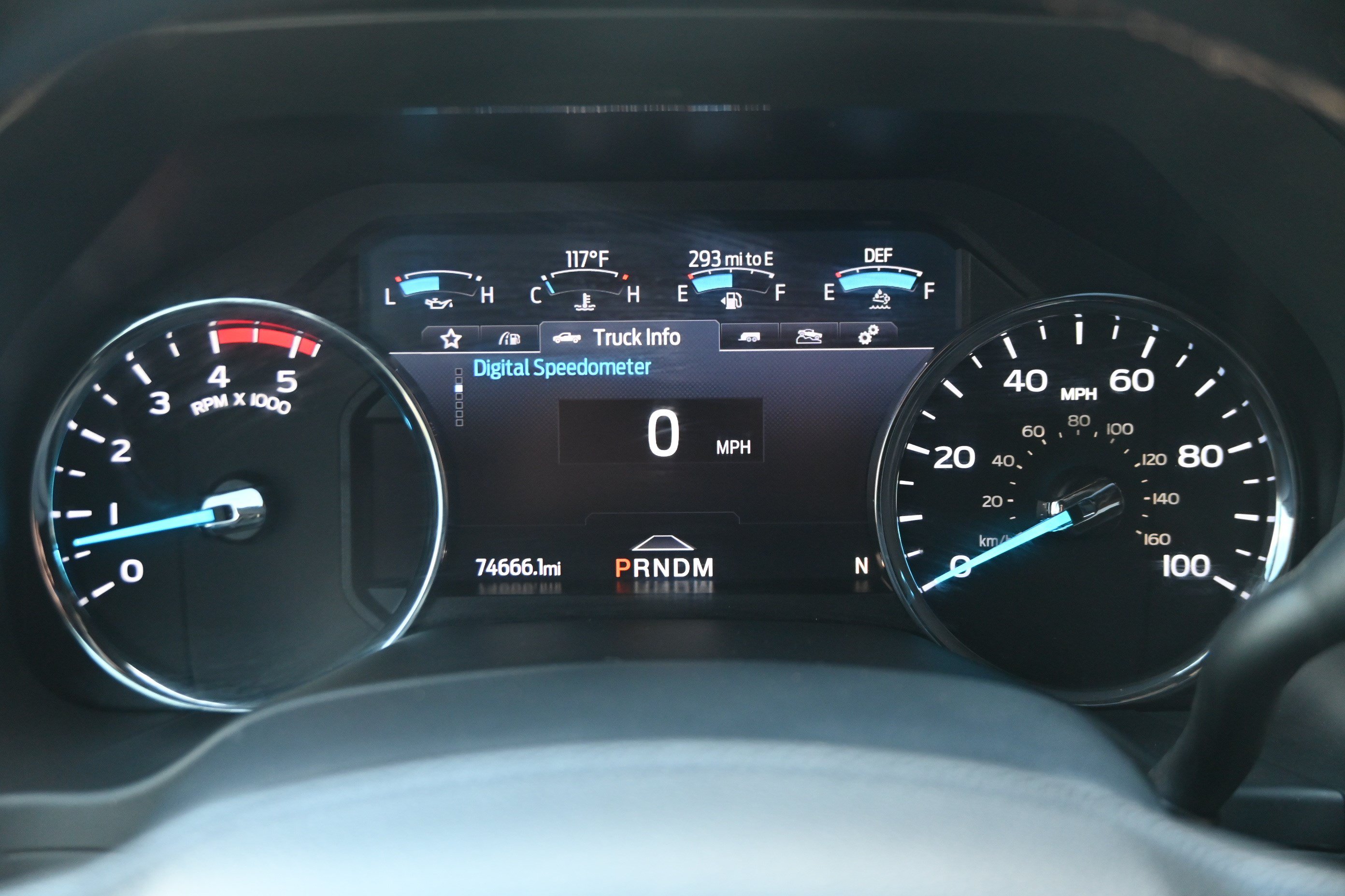 Used 2022 Ford F250 Platinum w/ FX4 Off-Road Package AWD/4WD image 17