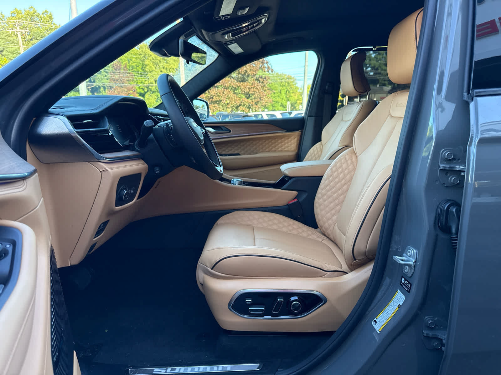 New 2027 Jeep Grand Cherokee L Summit AWD/4WD image 13