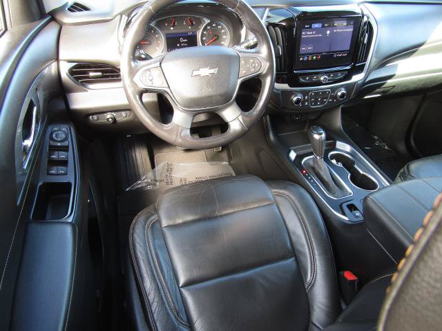 Used 2020 Chevrolet Traverse LT w/ Driver Confidence II Package AWD/4WD image 2
