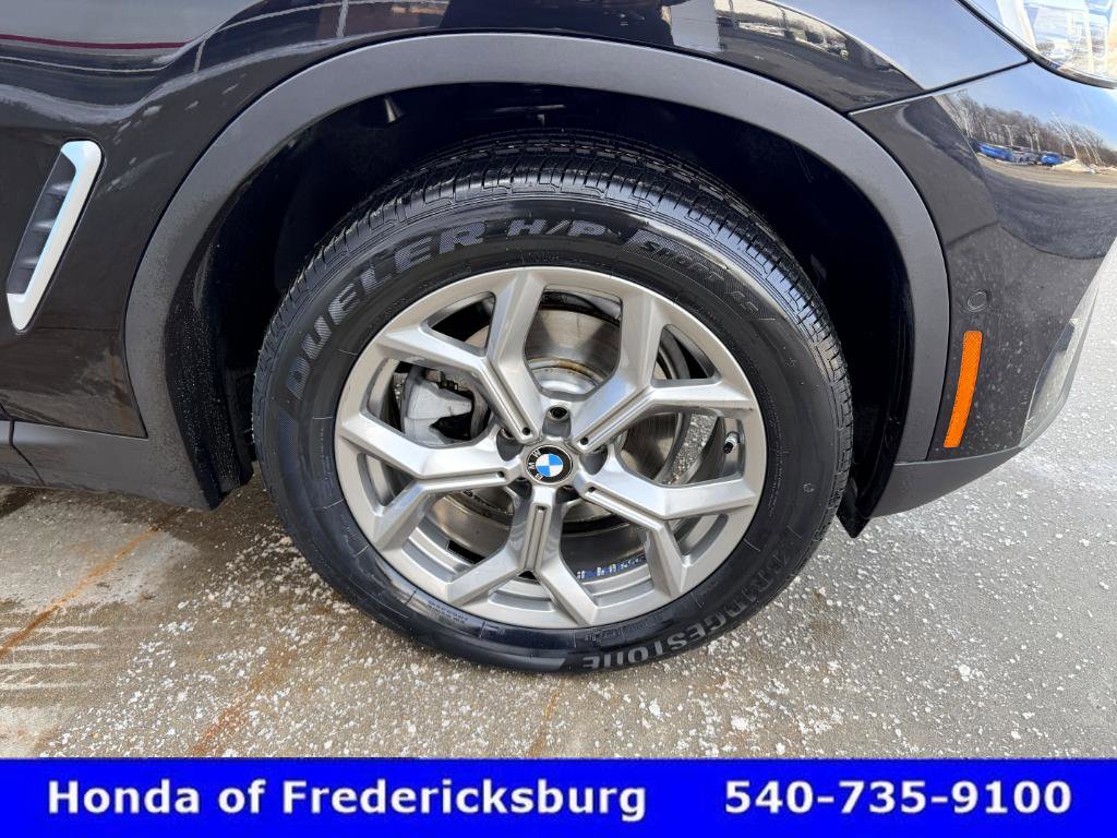 Used 2024 BMW X4 xDrive30i w/ Parking Assistance Package image 13