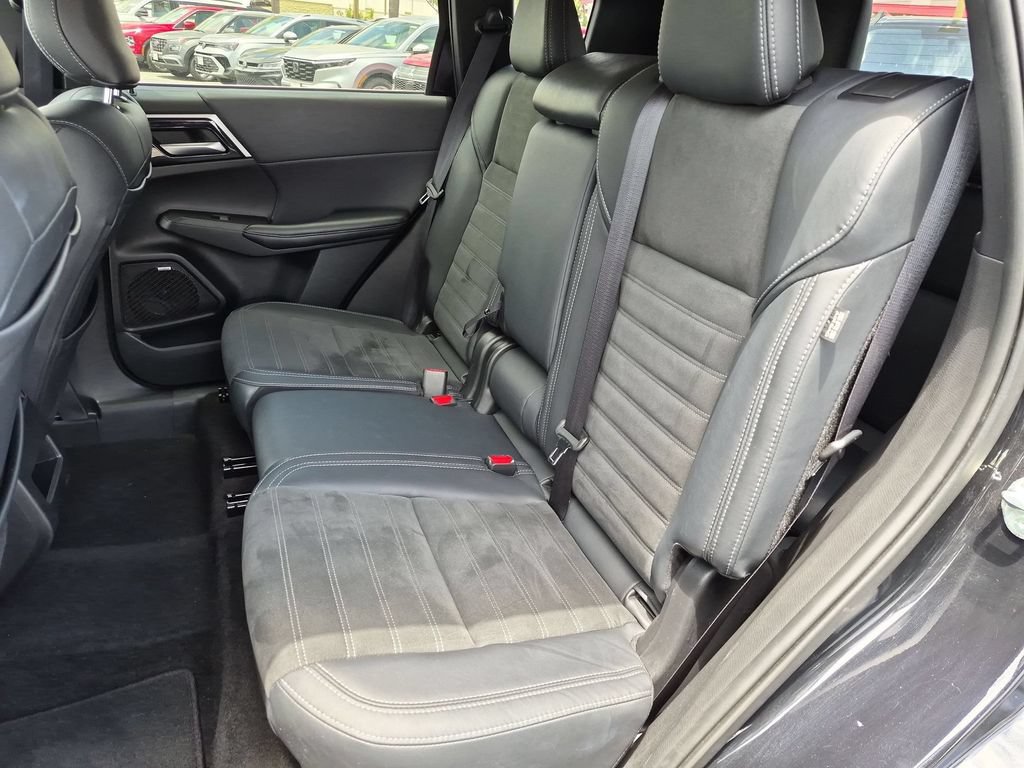 Used 2025 Mitsubishi Outlander SE AWD/4WD image 28