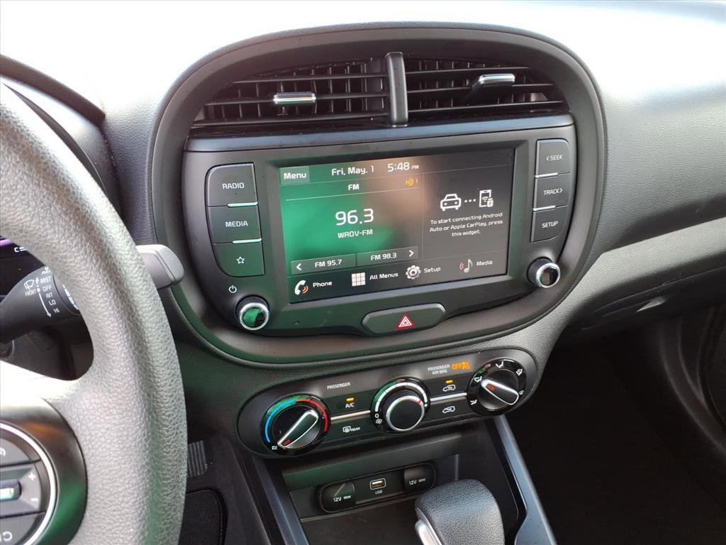 Used 2025 Kia Soul LX w/ LX Technology Package FWD image 25