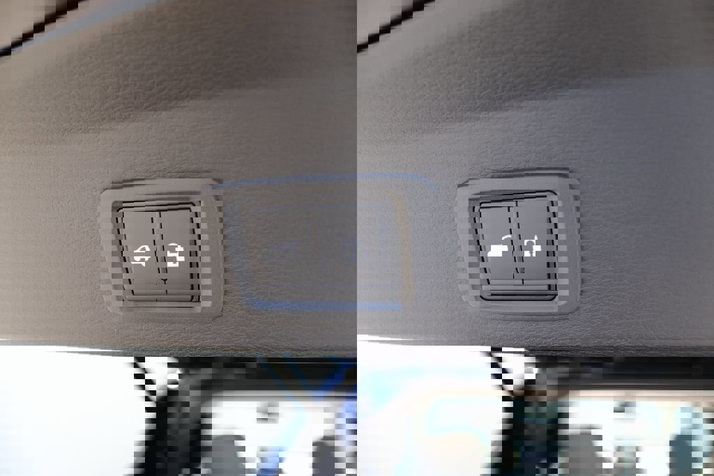 New 2025 Mitsubishi Outlander SEL image 28
