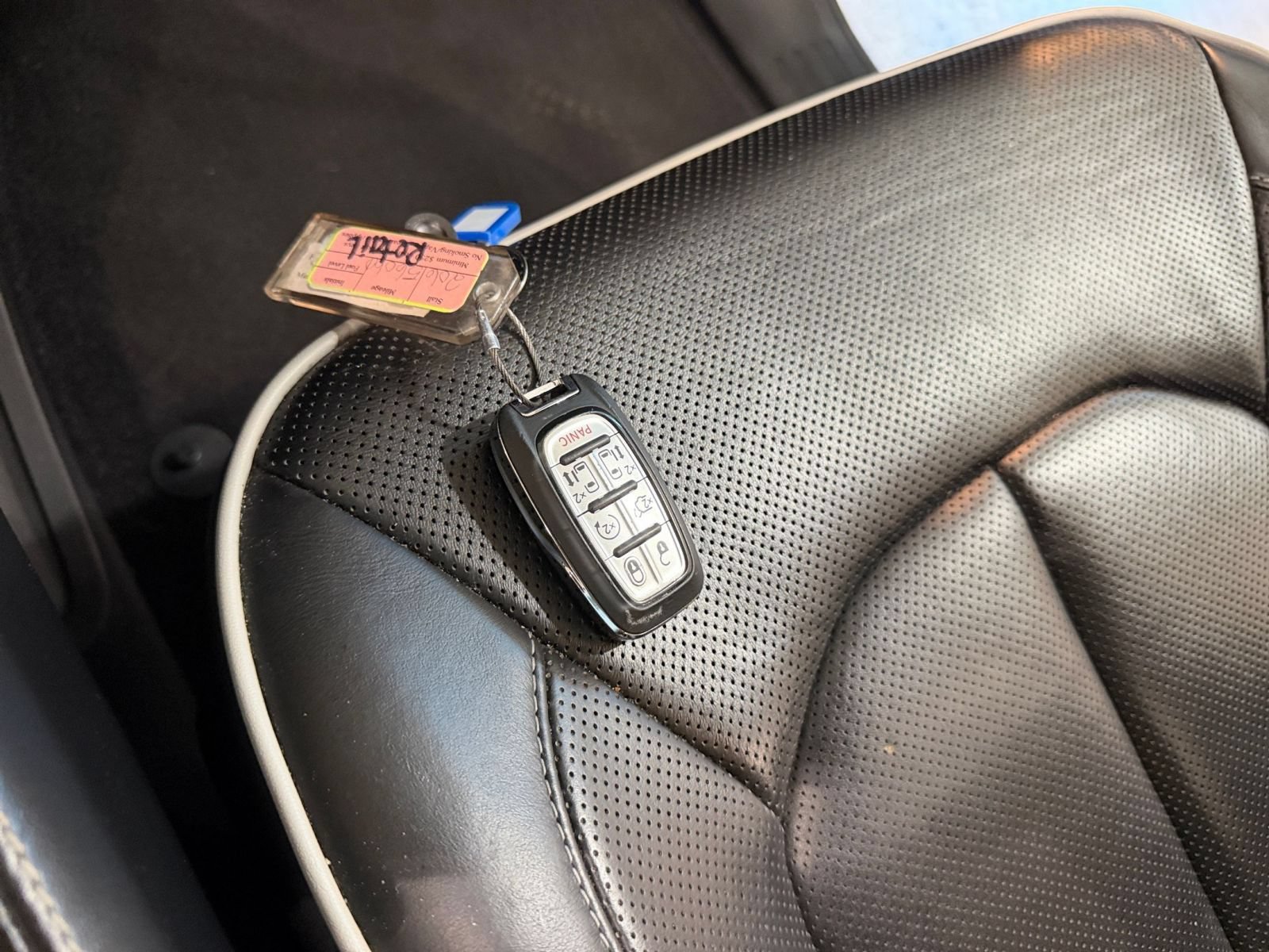 Used 2025 Chrysler Pacifica Limited FWD image 18