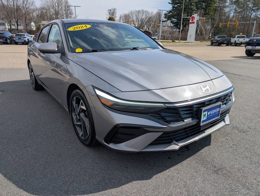 Used 2024 Hyundai Elantra SEL w/ Convenience Package image 8