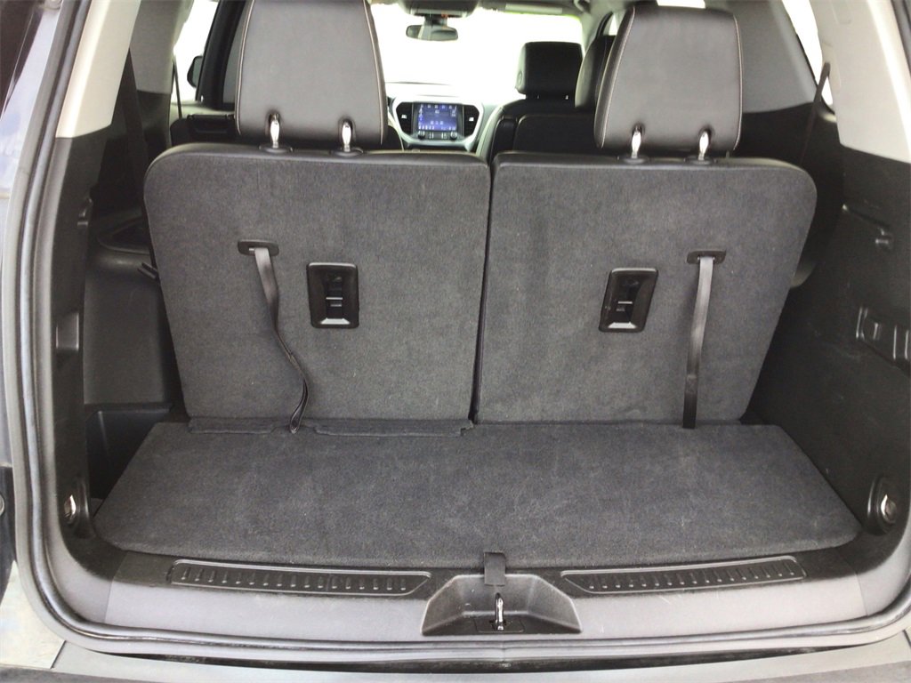 Used 2023 GMC Acadia SLT image 13