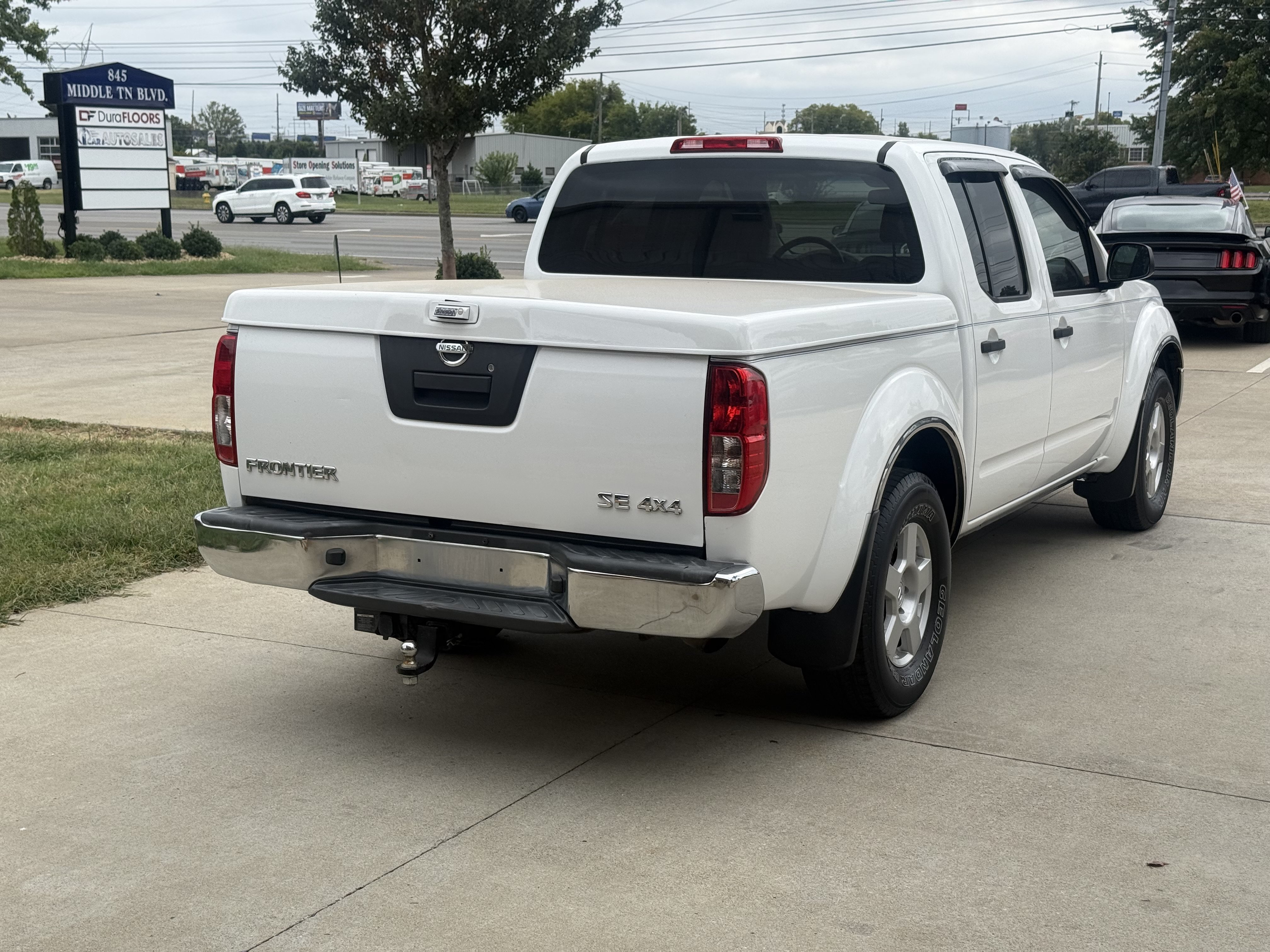 Used 2008 Nissan Frontier SE w/ SE Value Truck Pkg AWD/4WD image 7