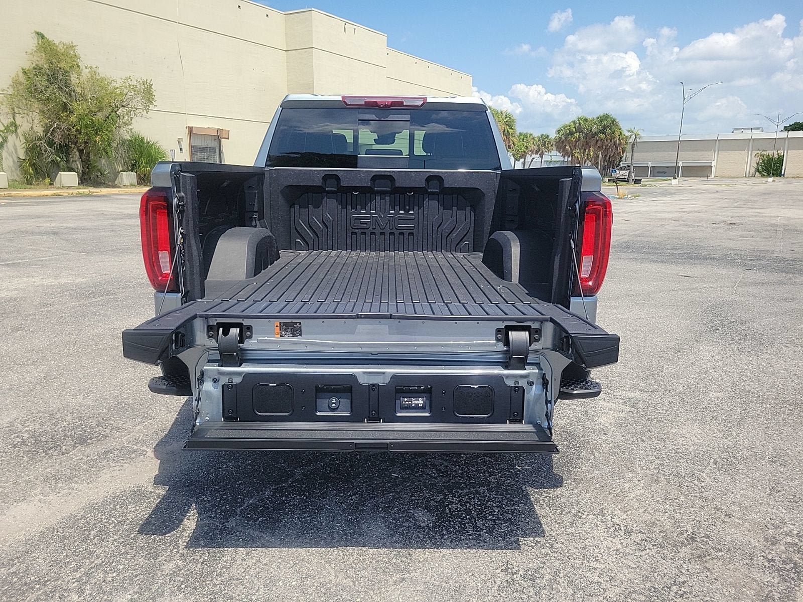 Used 2026 GMC Sierra 1500 Denali Ultimate AWD/4WD image 7