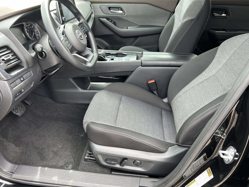 Used 2023 Nissan Rogue SV FWD image 23