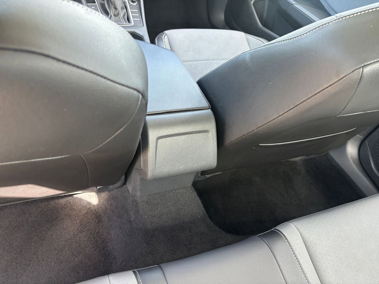 Used 2025 Volkswagen Jetta SE image 23