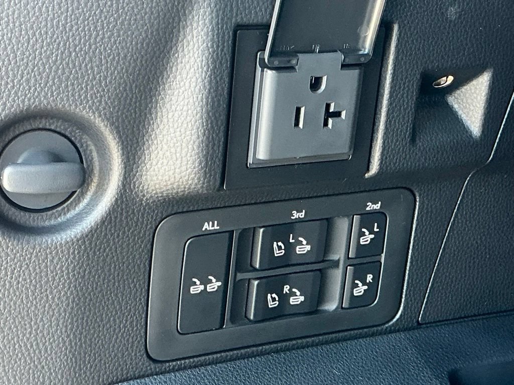 New 2026 Lexus LX 700h Luxury AWD/4WD image 19