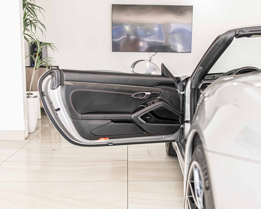 Used 2017 Porsche 911 Turbo S image 35