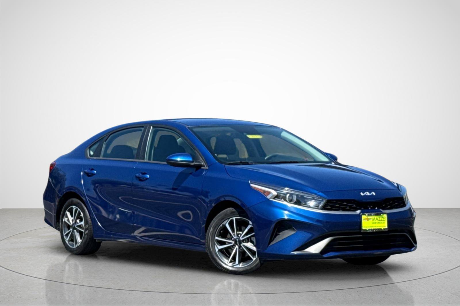 Used 2023 Kia Forte LXS FWD image 2
