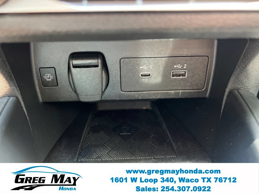 Used 2024 Nissan Versa SR FWD image 26