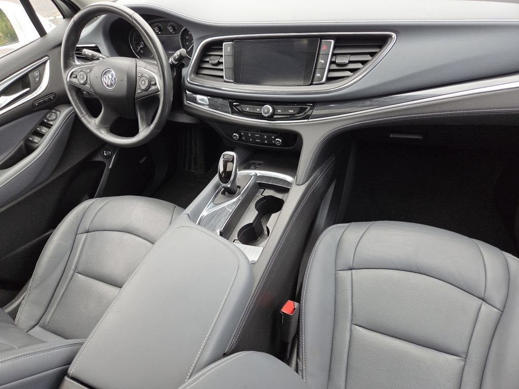 Used 2020 Buick Enclave Premium w/ Sun and Sites Package FWD image 27