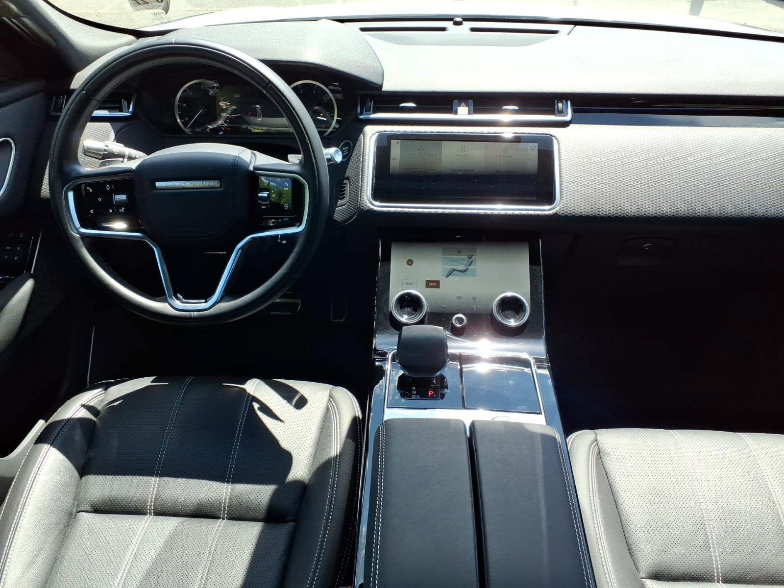 Certified 2022 Land Rover Range Rover Velar R-Dynamic S AWD/4WD image 4
