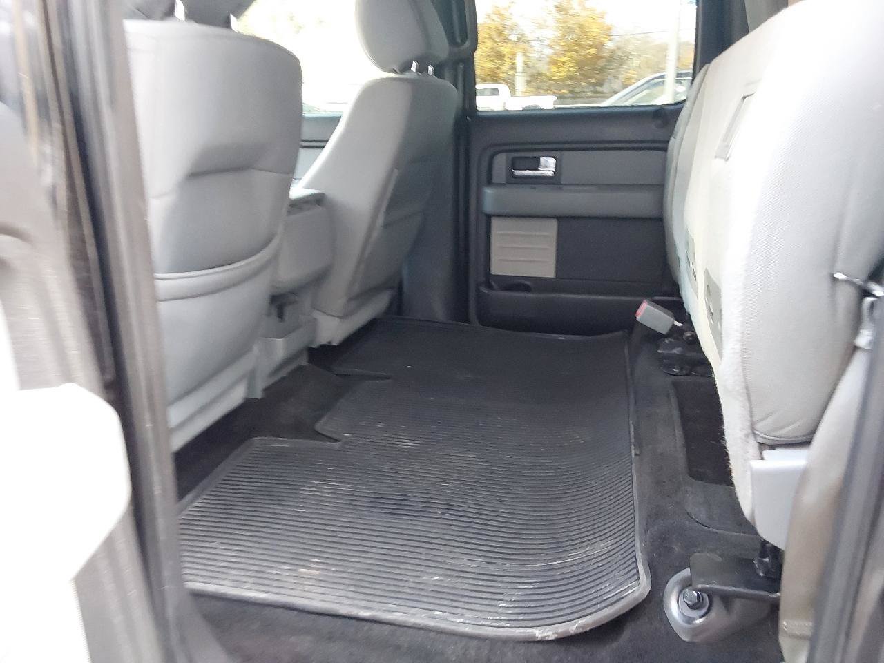 Used 2014 Ford F150 XLT w/ Equipment Group 302A Luxury AWD/4WD image 17