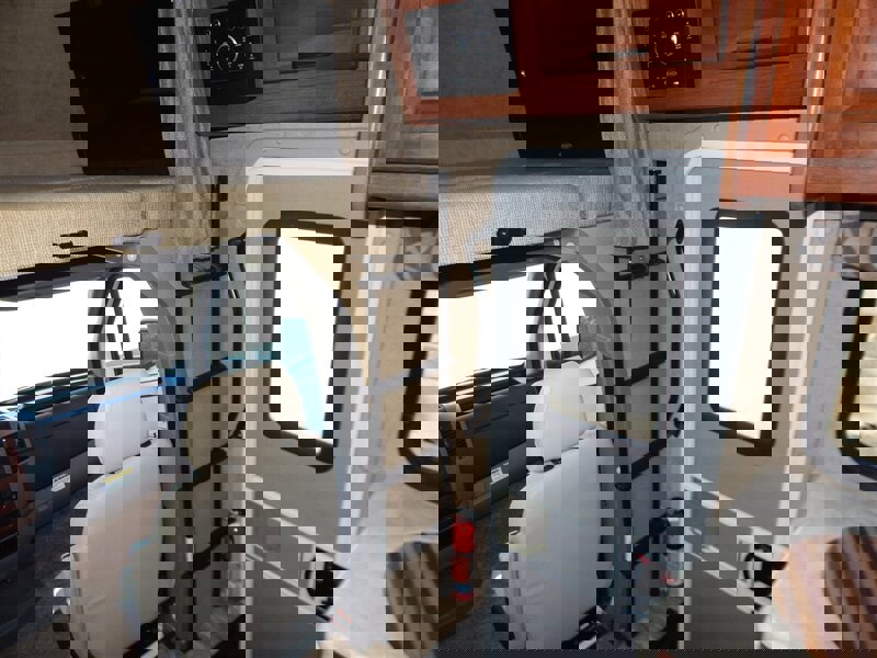 Used 2015 Mercedes-Benz Sprinter 3500 image 46