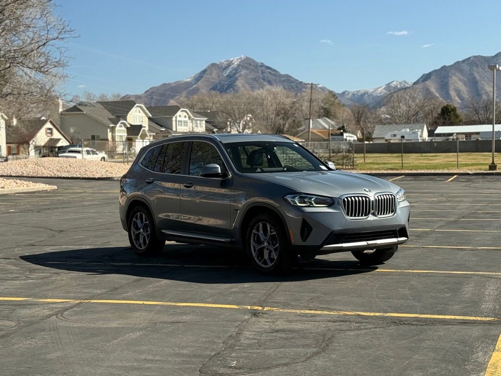 Used 2023 BMW X3 xDrive30i w/ Premium Package image 3