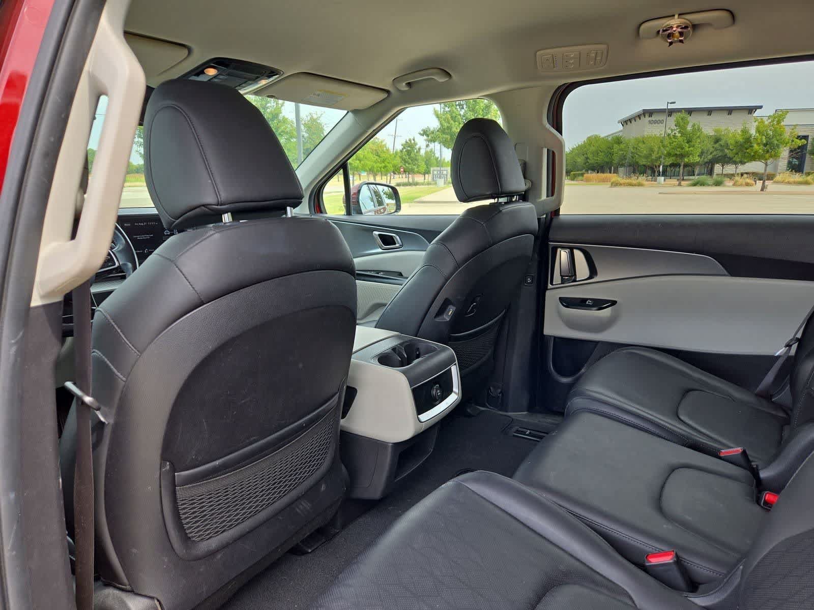 Certified 2022 Kia Carnival LX FWD image 16