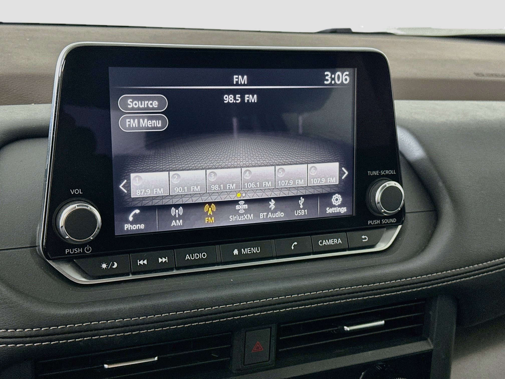 Used 2023 Nissan Rogue SV FWD image 21
