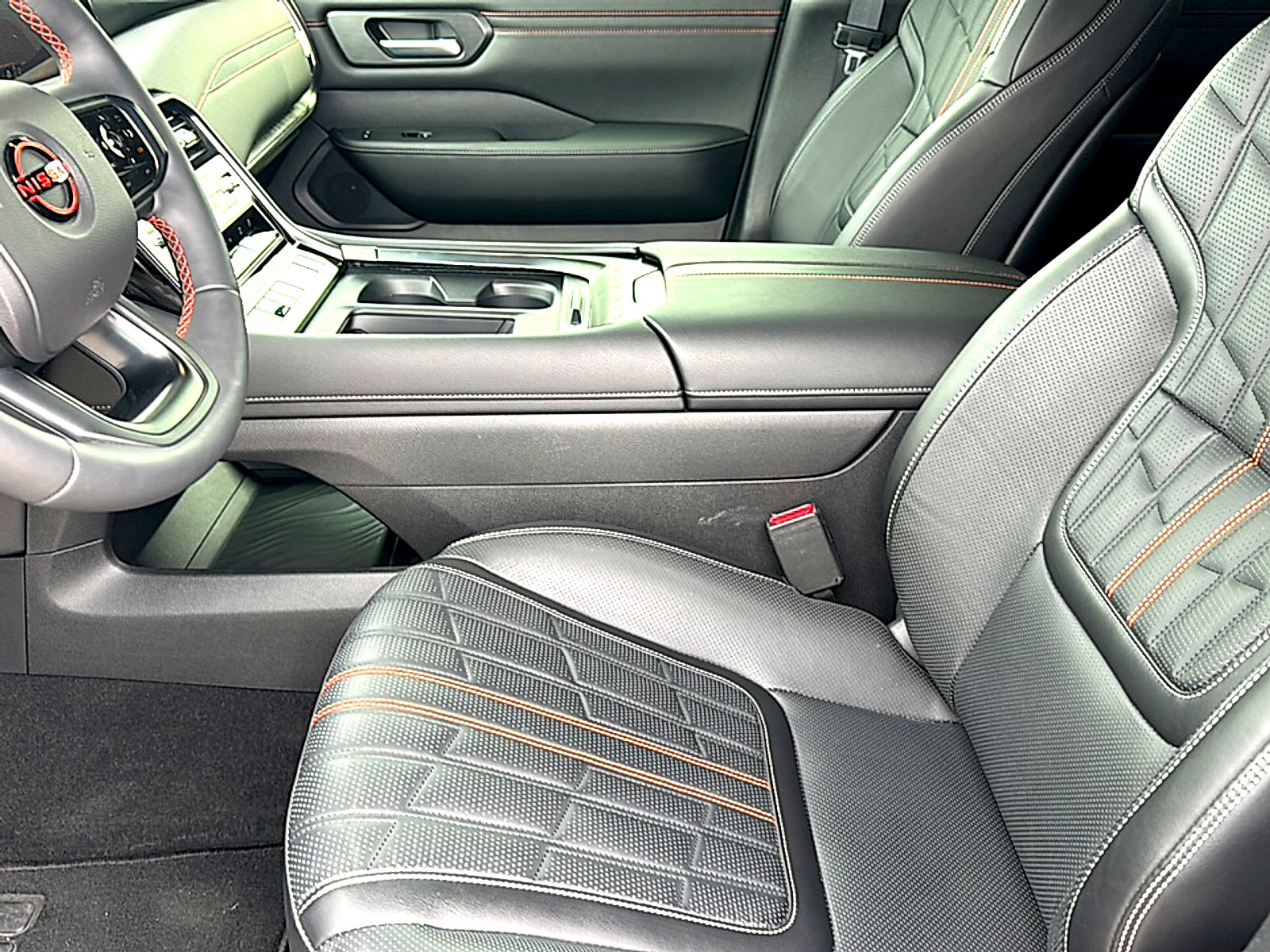 Used 2025 Nissan Armada PRO-4X image 13