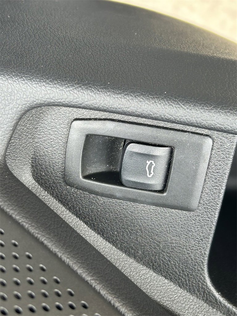 Used 2025 BMW 330i Sedan image 24