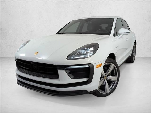 Certified 2025 Porsche Macan image 1