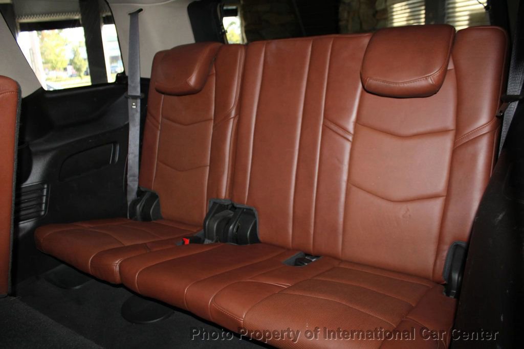 Used 2017 Cadillac Escalade Premium Luxury image 31