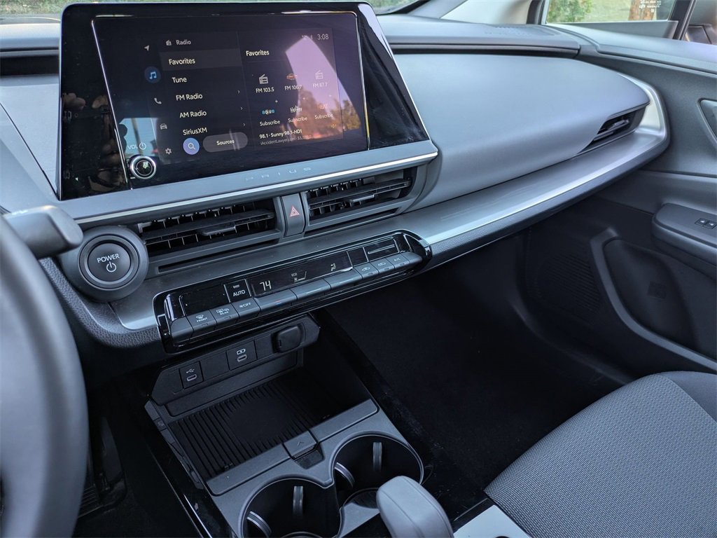 Used 2025 Toyota Prius LE image 20