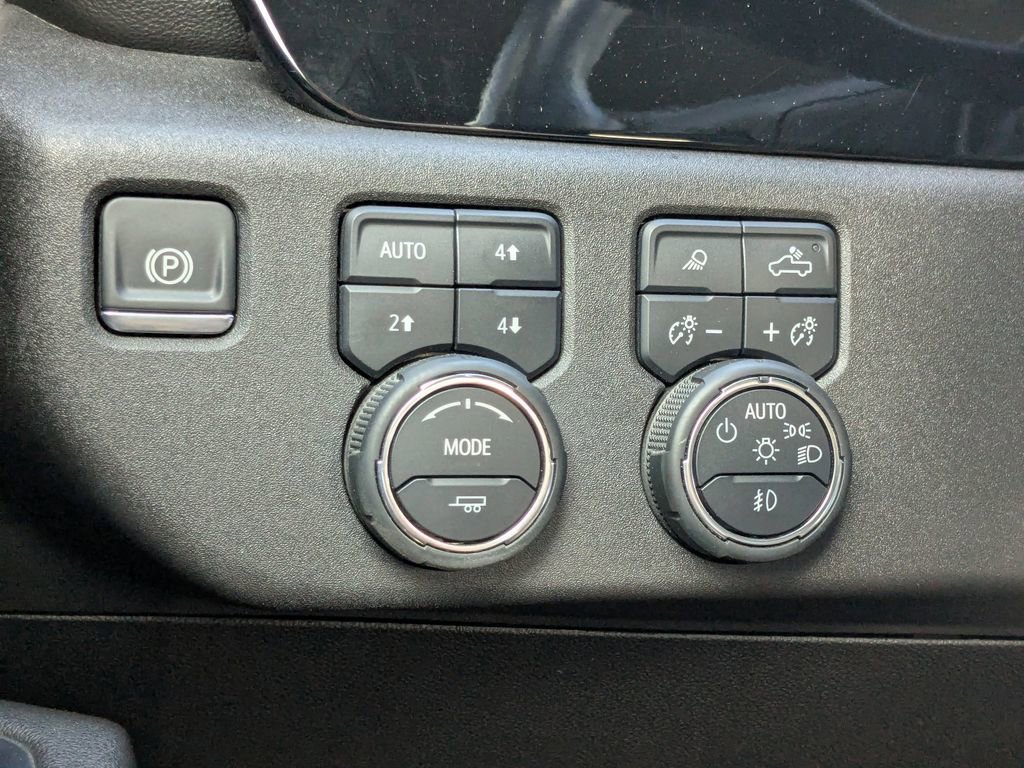 Certified 2025 Chevrolet Silverado 2500 LTZ w/ LTZ Convenience Package image 37