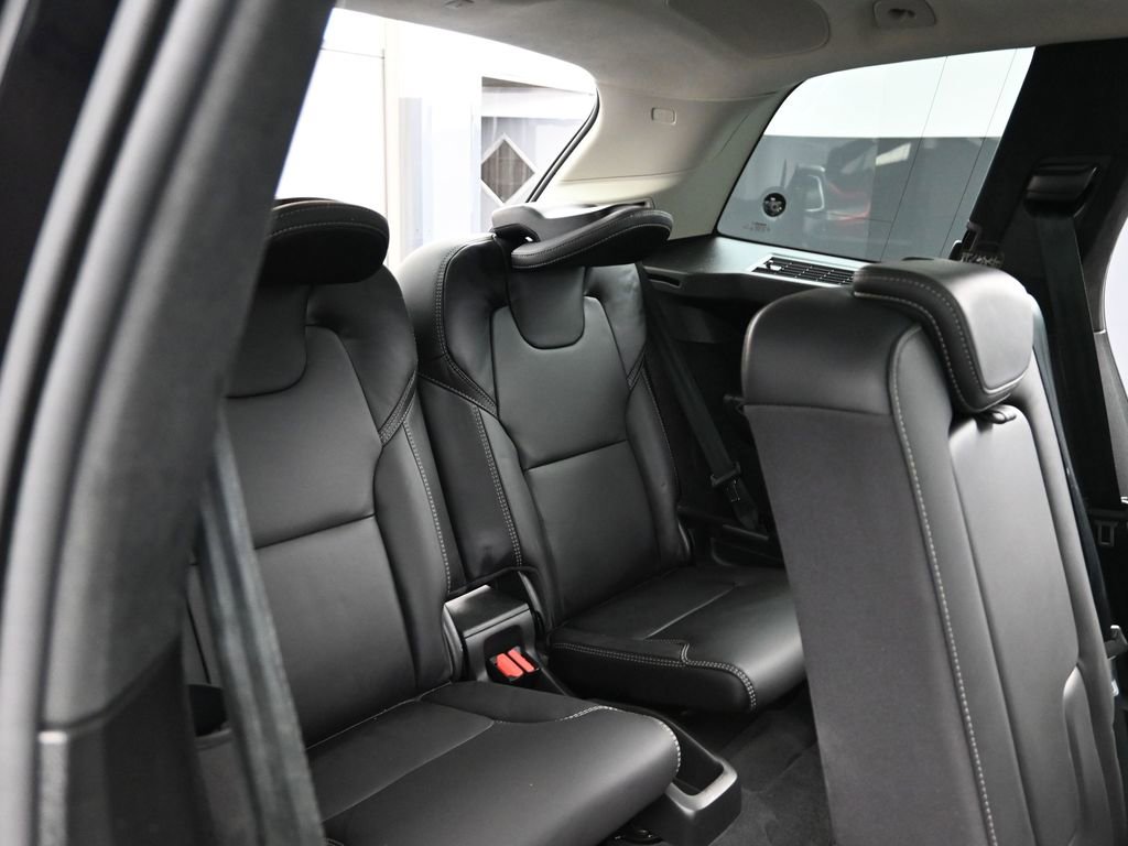 Used 2023 Volvo XC90 B6 Ultimate w/ Lounge Package image 15