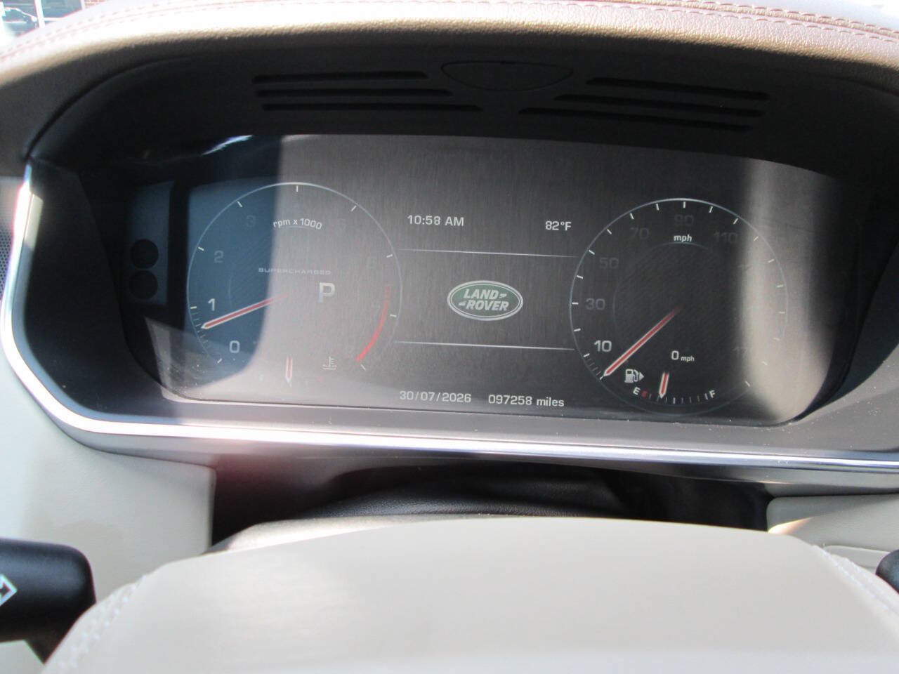 Used 2016 Land Rover Range Rover Long Wheelbase Supercharged AWD/4WD image 4