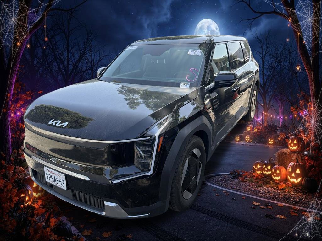 Used 2024 Kia EV9 Light Long Range RWD image 2