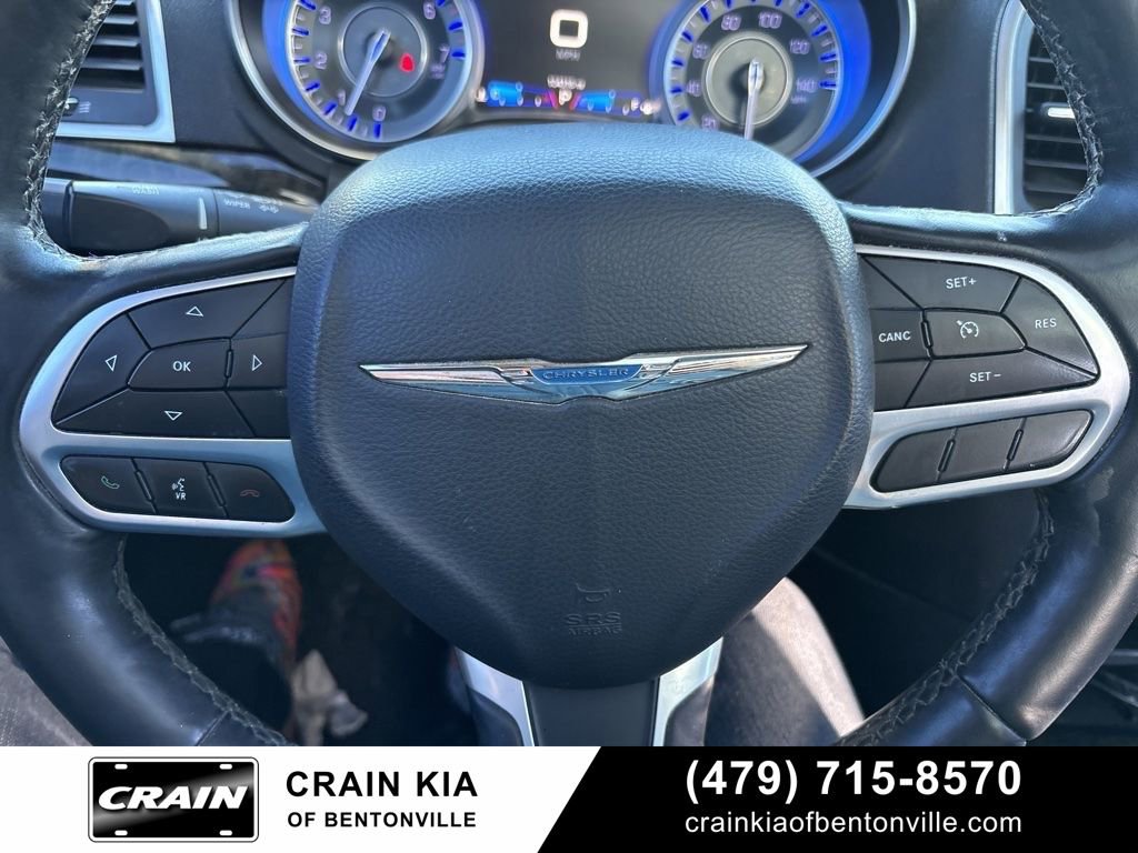Used 2017 Chrysler 300 C image 22