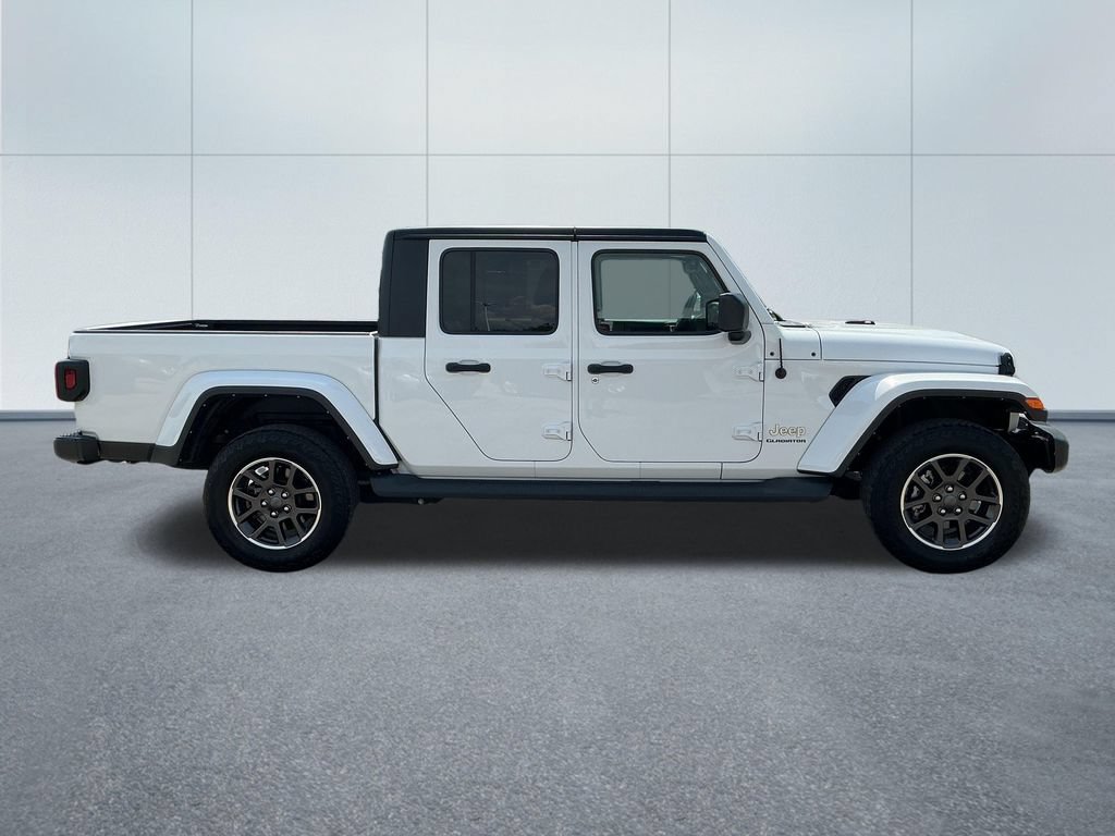 Certified 2022 Jeep Gladiator Overland w/ Popular Equipment Package AWD/4WD image 8