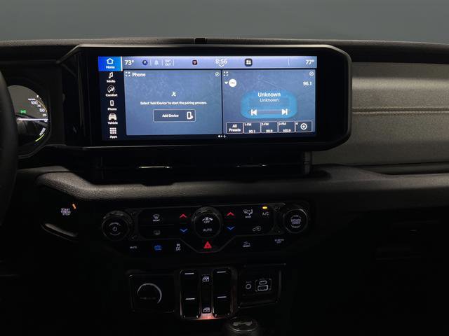 Used 2024 Jeep Wrangler Unlimited image 7