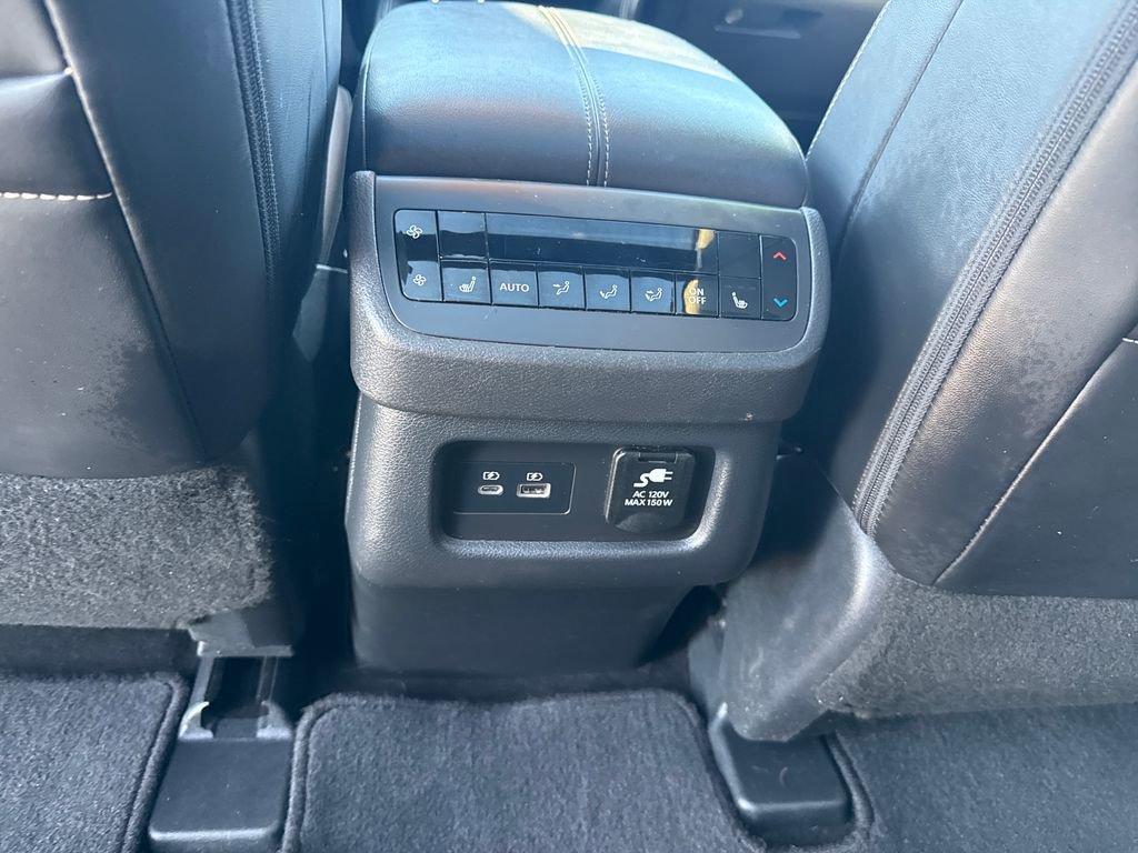 Used 2024 Nissan Pathfinder Platinum w/ Cargo Package image 29