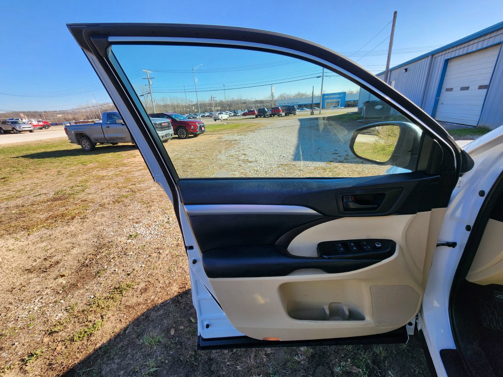 Used 2018 Toyota Highlander FWD V6 image 9