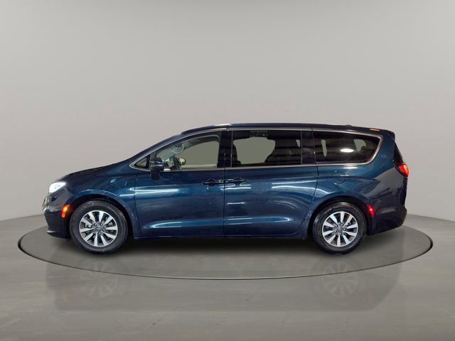 Used 2023 Chrysler Pacifica Touring-L image 4